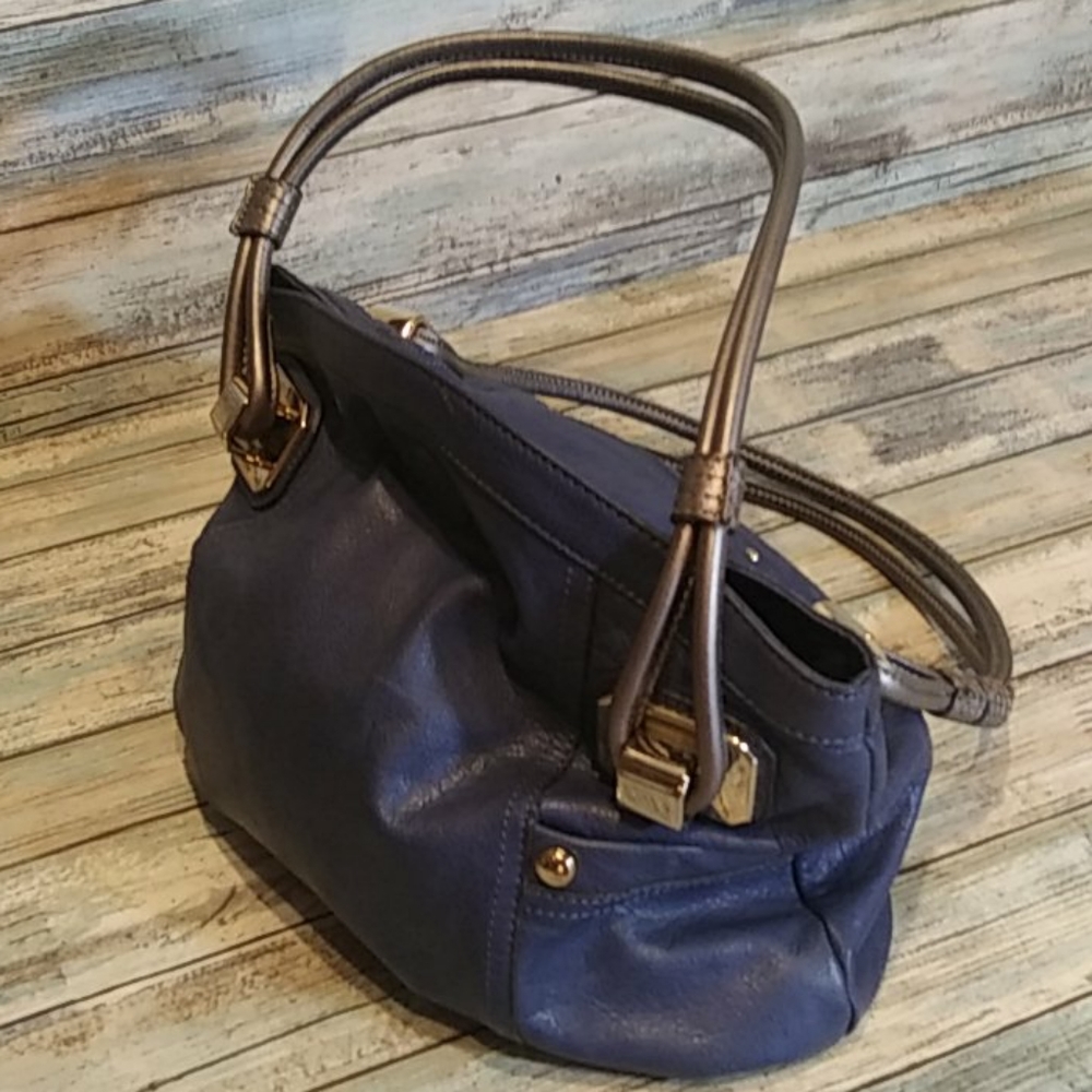 B. Makowsky Leather Purse - Picture 2 of 8
